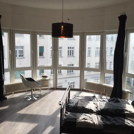 Hotel Künstlerisches Glasfront-apartment *