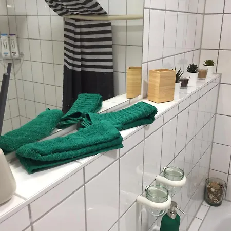 Kunstlerisches Glasfront-apartment Hotel Lipsko